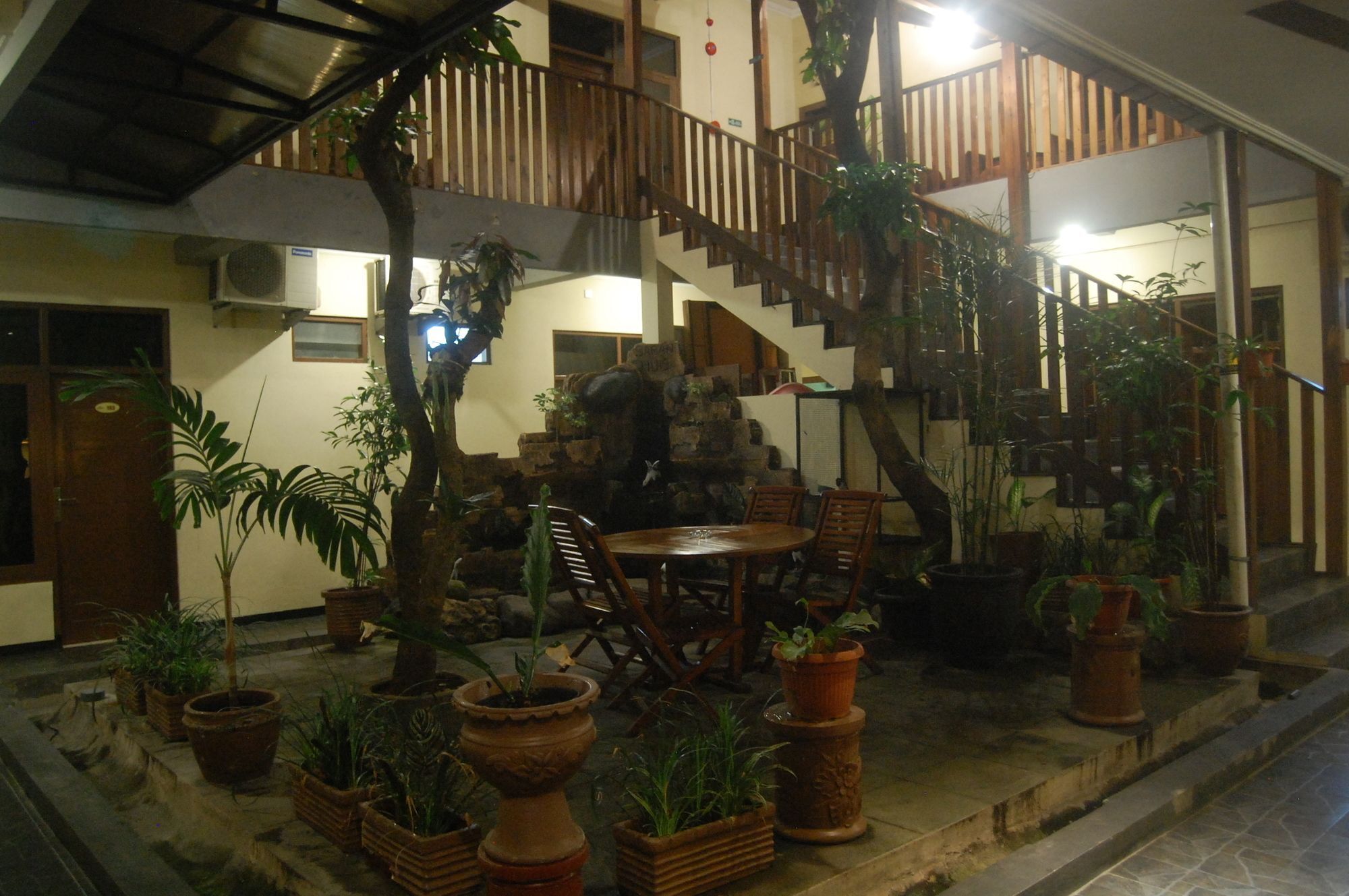 יוגיאקרטה Sagan Huis Hotel מראה חיצוני תמונה